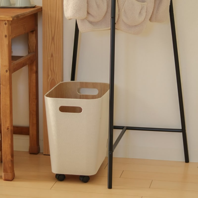 花粉のついたコートは玄関を定位置に！安定していてコンパクト・子どももかけやすいとIGさんも褒めたコートハンガーの話