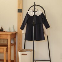 花粉のついたコートは玄関を定位置に！安定していてコンパクト・子どももかけやすいとIGさんも褒めたコートハンガーの話