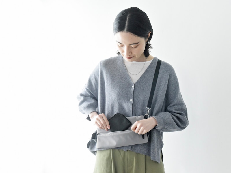 ハンカチサイズで持てる！？薄さわずか8mmの手のひら財布が、キャッシュレス時代にちょうどいい。