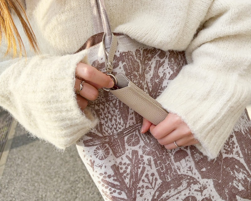 「じぶん時間」のお供に1本のペン。習い事にカフェタイム、お仕事にも、スタッフが愛用している大人のペンホルダー