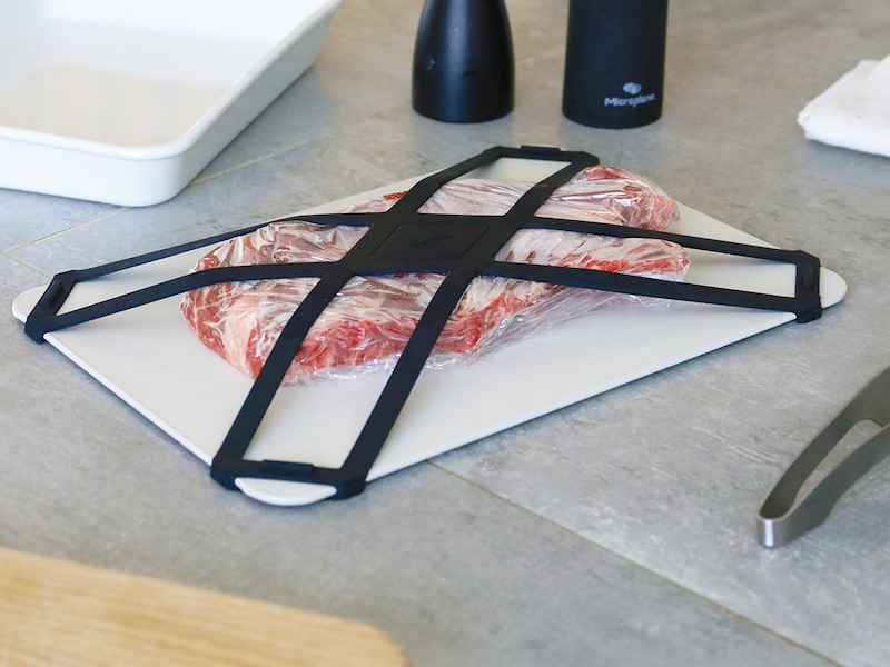 いま話題の「解凍プレート」使うならどっちを選ぶ？進化した2タイプを比較！