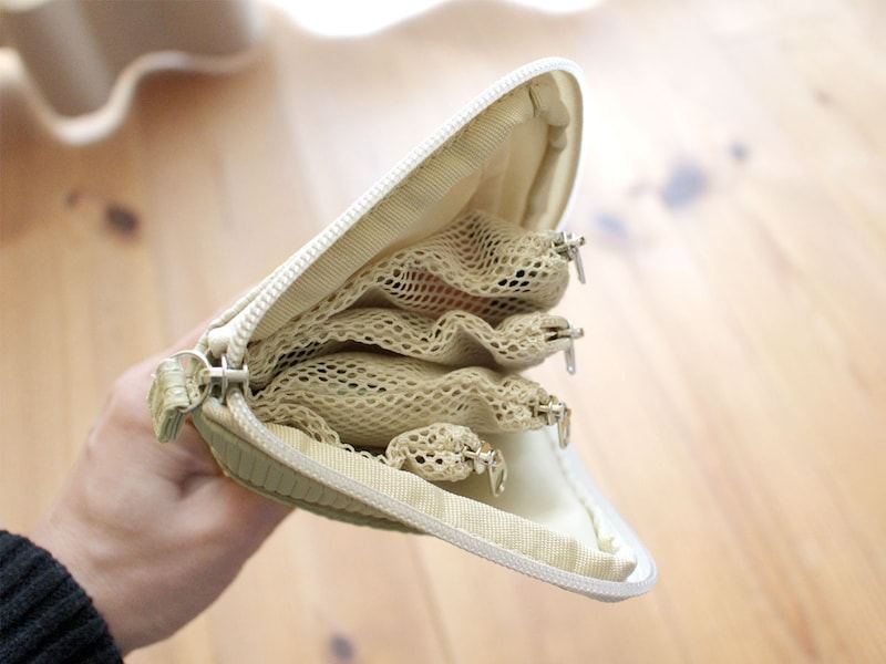 まるで四次元ポケット？「手帳型ミニポーチ」を、何でも出てくるお道具ポーチに