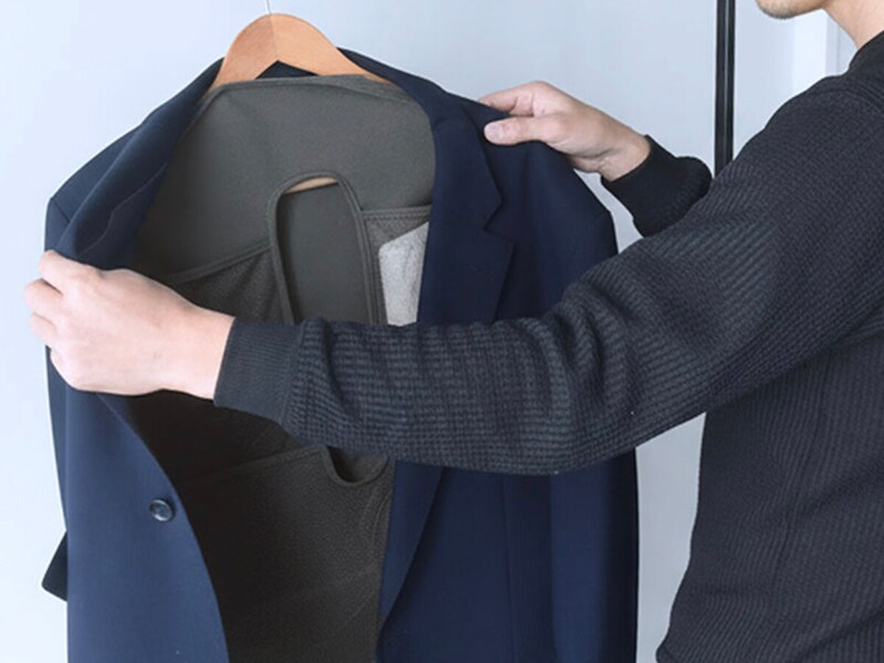 「よく使うモノの定位置」にも！スタッフ宅でも大活躍中の、クローゼットの新・浮かせる収納術