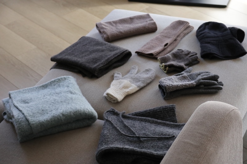 「よく使うモノの定位置」にも！スタッフ宅でも大活躍中の、クローゼットの新・浮かせる収納術