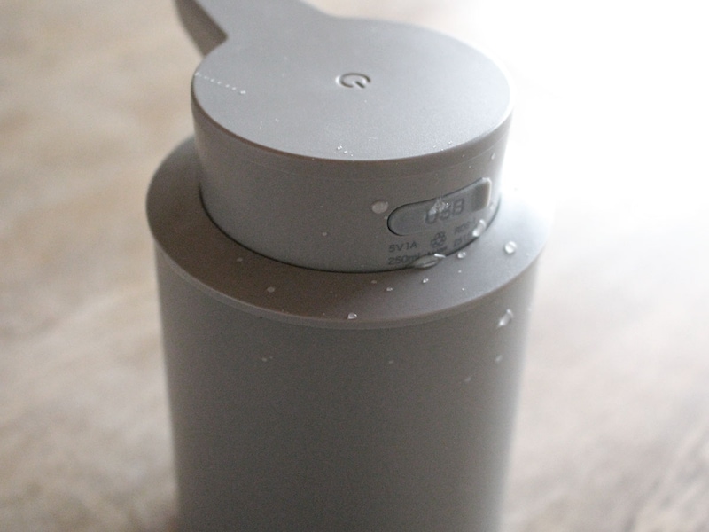 手を洗うたびに「これ、いいな」。暮らしにコロンと寄り添う自動式ディスペンサー