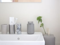 手を洗うたびに「これ、いいな」。暮らしにコロンと寄り添う自動式ディスペンサー