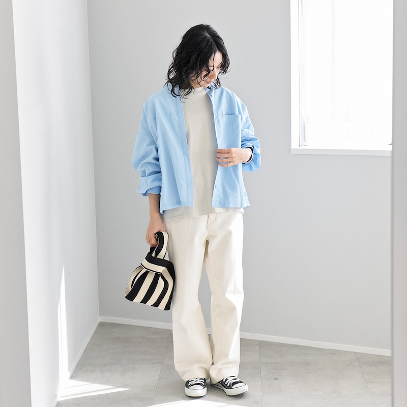 色であそぶ春の装い。後ろ姿に隠れたヒミツあり、風通しのいいブラウス届きました