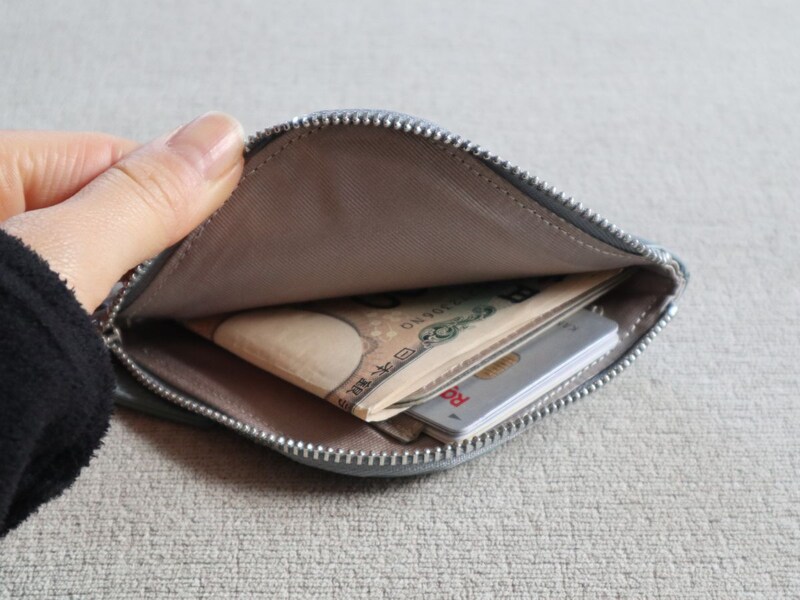 春のお財布決~めた!ミニマル派スタッフのハートを掴んだ、わずか8mmの新作はこれ