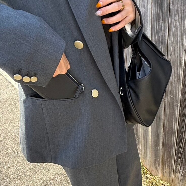 春のお財布決~めた!ミニマル派スタッフのハートを掴んだ、わずか8mmの新作はこれ