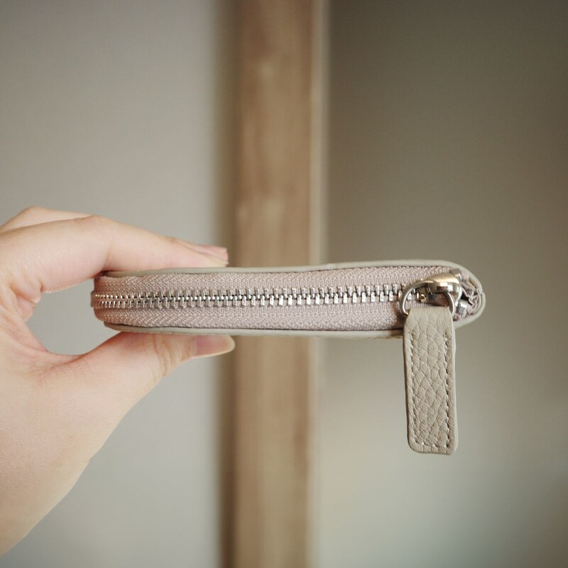 春のお財布決~めた!ミニマル派スタッフのハートを掴んだ、わずか8mmの新作はこれ