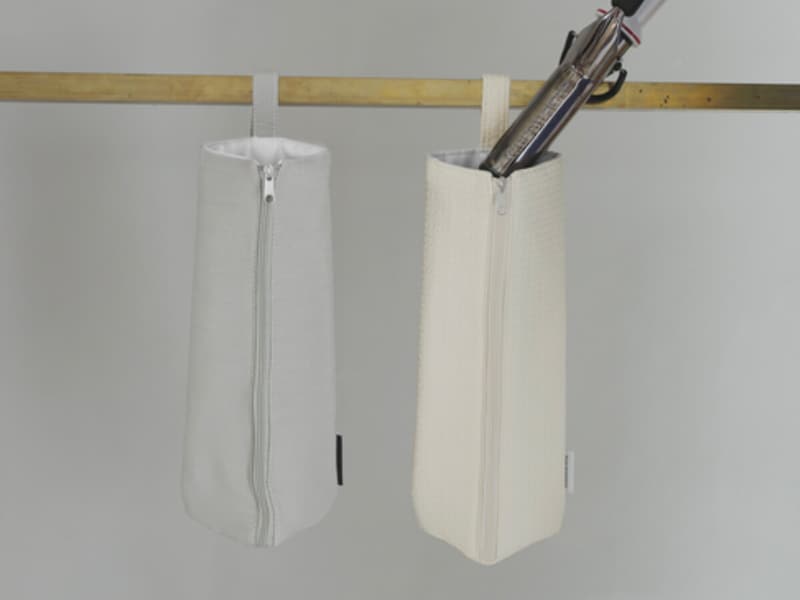 『バタバタの朝・散らかる洗面所』を卒業したい方へ。スタッフの太鼓判、耐熱300℃ヘアアイロンポーチを！