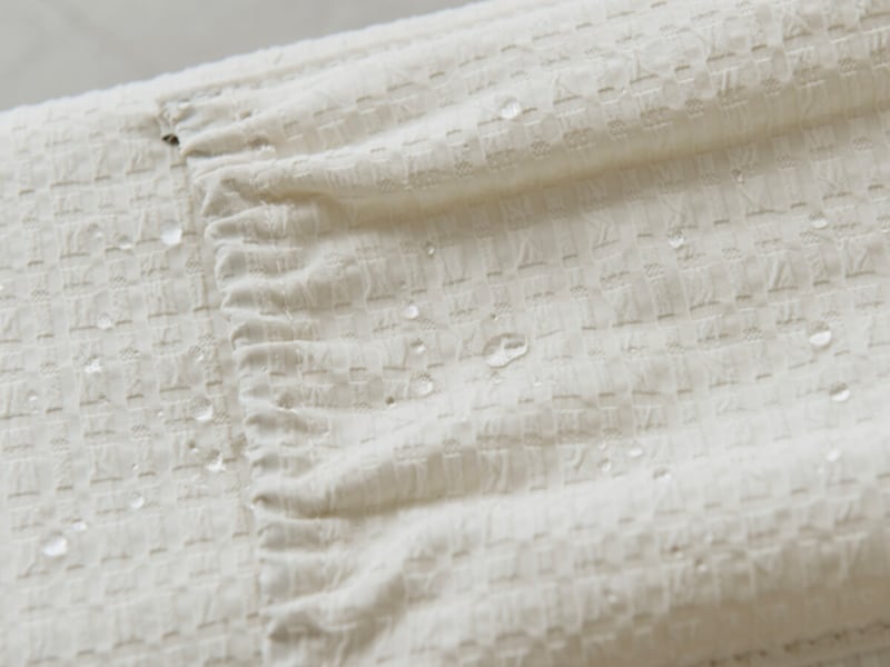 『バタバタの朝・散らかる洗面所』を卒業したい方へ。スタッフの太鼓判、耐熱300℃ヘアアイロンポーチを！