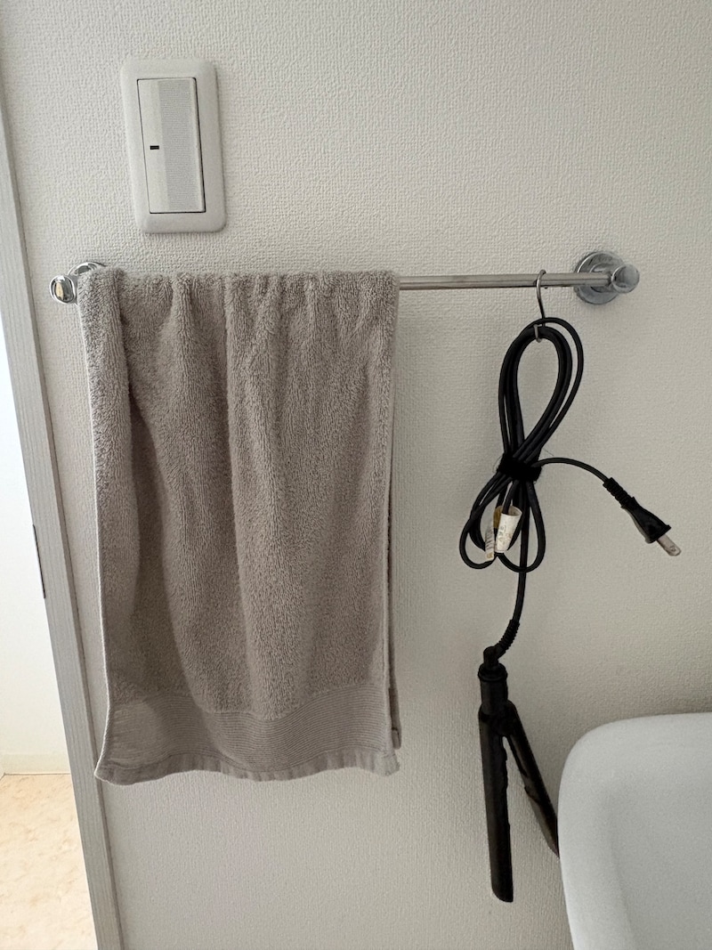 『バタバタの朝・散らかる洗面所』を卒業したい方へ。スタッフの太鼓判、耐熱300℃ヘアアイロンポーチを！