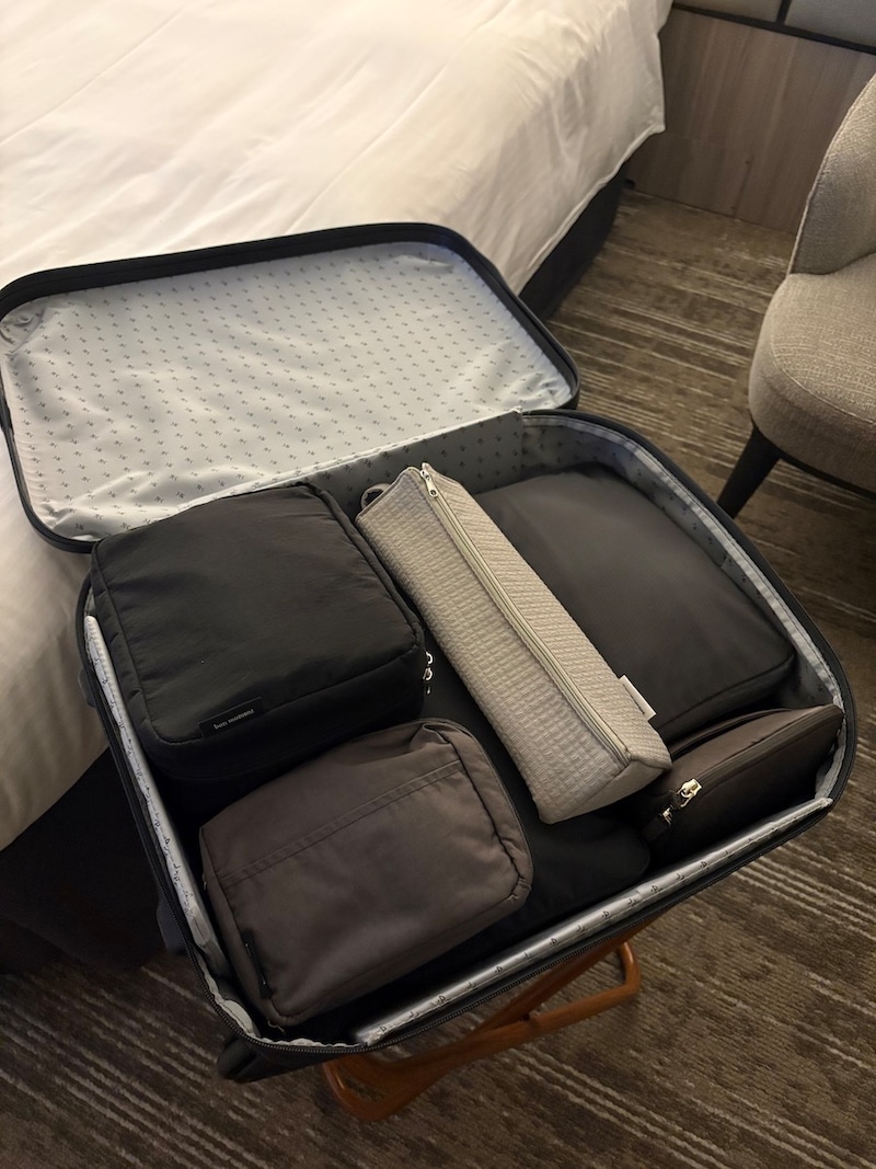 『バタバタの朝・散らかる洗面所』を卒業したい方へ。スタッフの太鼓判、耐熱300℃ヘアアイロンポーチを！