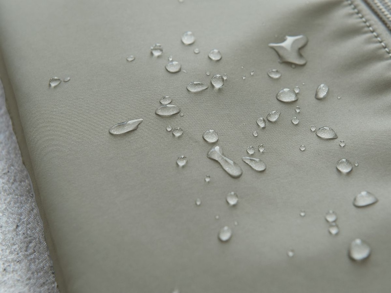 バイヤーの休日に密着、お供したのはフラットなのにたっぷり大容量！ママカルショルダー