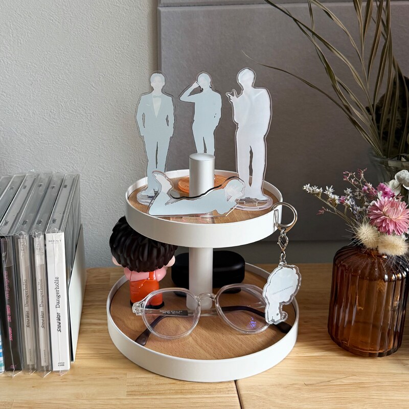 お店のディスプレイ術をサラッと再現！飾れる2段ツリーで、スタッフの「大好きなもの」に特等席を。