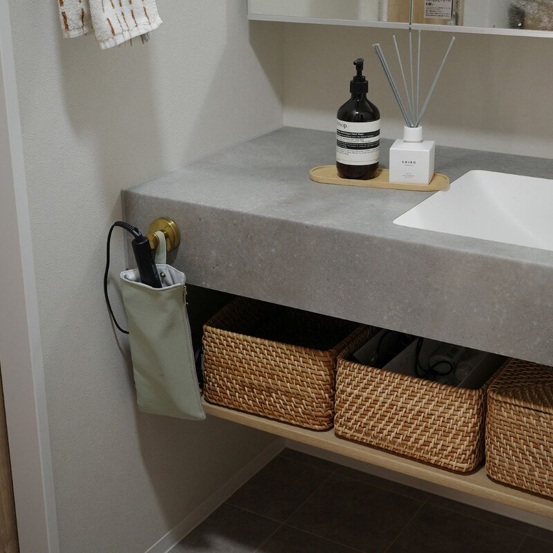 お家のあちこちピタッ。スタッフ宅で使ってみた、SNSでも話題の強力吸盤「真空フック」