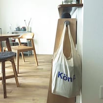 お家のあちこちピタッ。スタッフ宅で使ってみた、SNSでも話題の強力吸盤「真空フック」