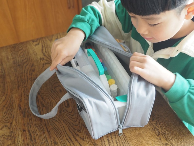 届いたその日からすぐ使える！シンプルで高学年まで使える「絵の具セット」