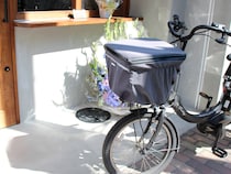 もう前カゴから荷物があふれない！自転車派ママの即戦力「拡張できるカゴカバー」