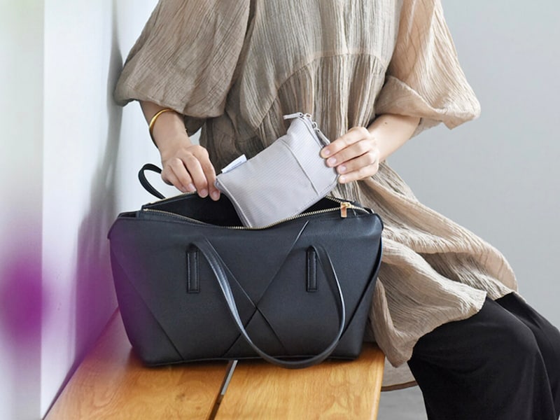 花粉症さんの救世主かも！目薬がすぐ見つかる＆薬の補充もラクな「手帳型ポーチ」にIGさんも高評価