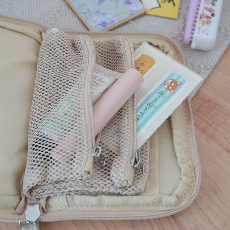 花粉症さんの救世主かも！目薬がすぐ見つかる＆薬の補充もラクな「手帳型ポーチ」にIGさんも高評価