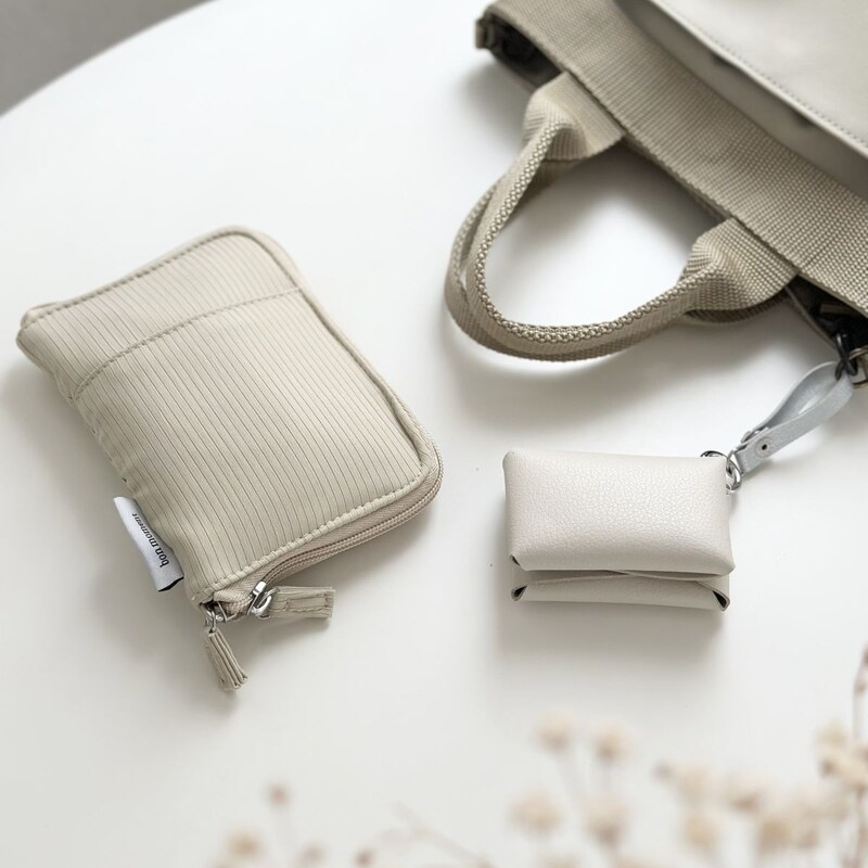 花粉症さんの救世主かも!目薬がすぐ見つかる&薬の補充もラクな「手帳型ポーチ」にIGさんも高評価