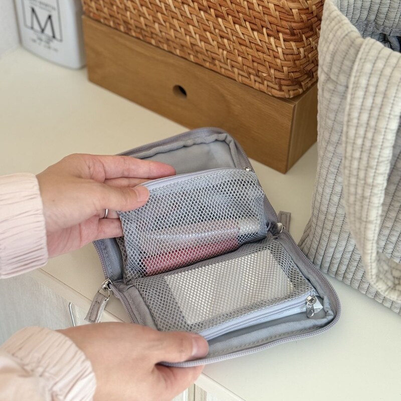 花粉症さんの救世主かも!目薬がすぐ見つかる&薬の補充もラクな「手帳型ポーチ」にIGさんも高評価