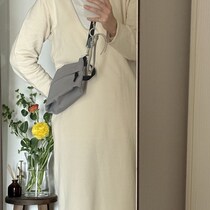 バイヤーの休日に密着、お供したのはフラットなのにたっぷり大容量！ママカルショルダー