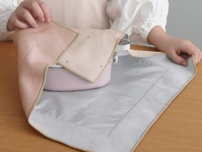 通学弁当も学童弁当も◎ピタッと包める保冷クロスで『お弁当準備ラクちん化』にスタッフが挑戦！