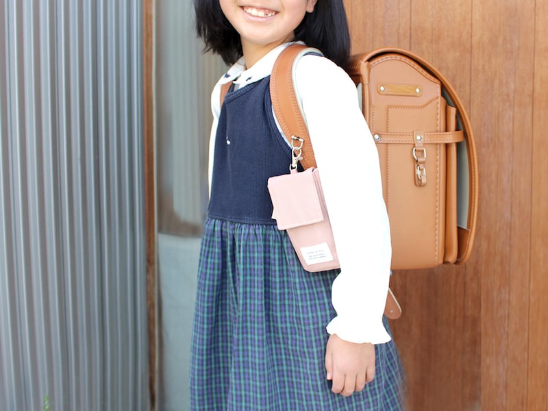 子どもの「家の鍵デビュー」に。紛失予防＆GPSも入る、クッカヤプーのキーケース