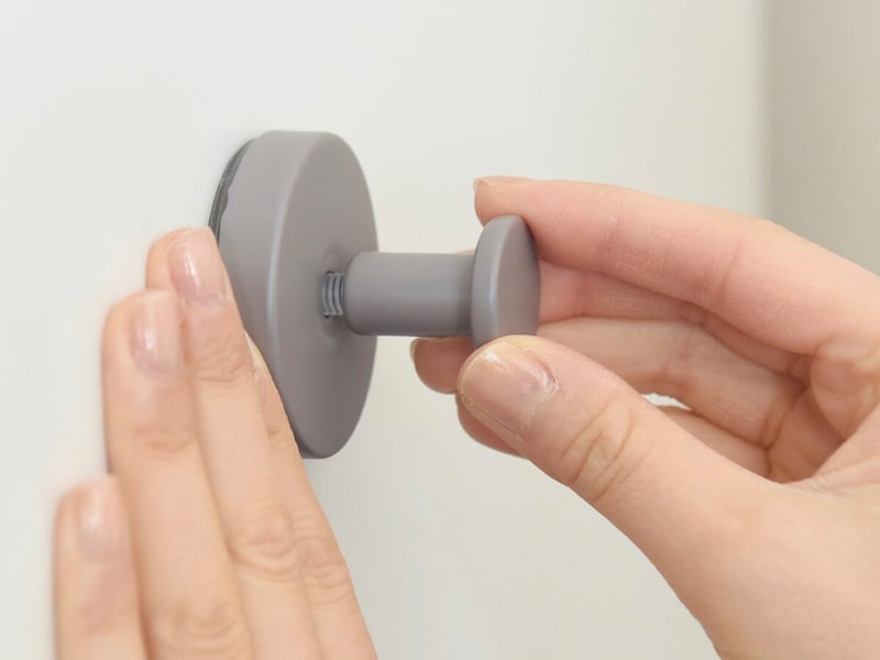 見た目はクール、機能はガッチリ!強力吸盤の「真空フック」をスタッフ宅で使ってみた【第二弾】