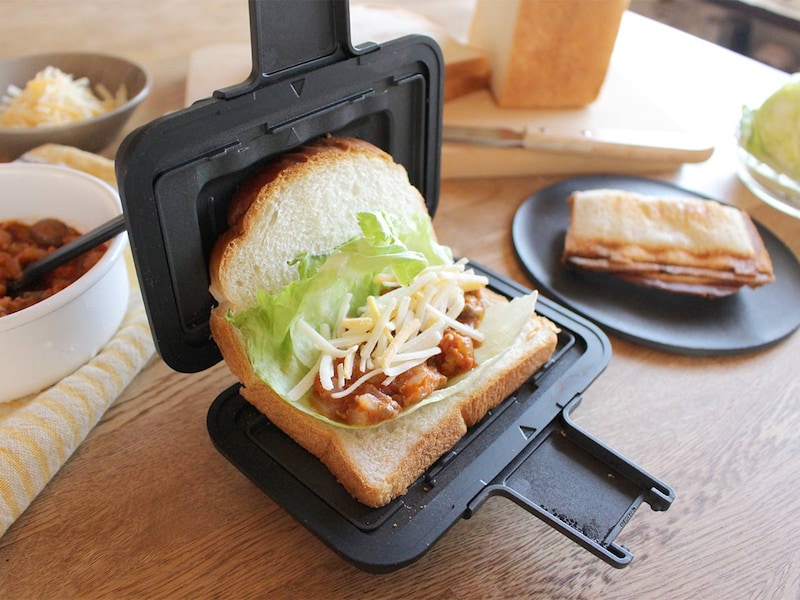レンチンでこの「ザクッと焼き目」は感動!手軽すぎる、食べ切りホットサンドメーカー