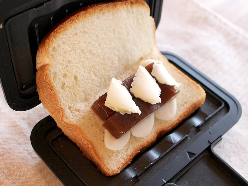 レンチンでこの「ザクッと焼き目」は感動!手軽すぎる、食べ切りホットサンドメーカー