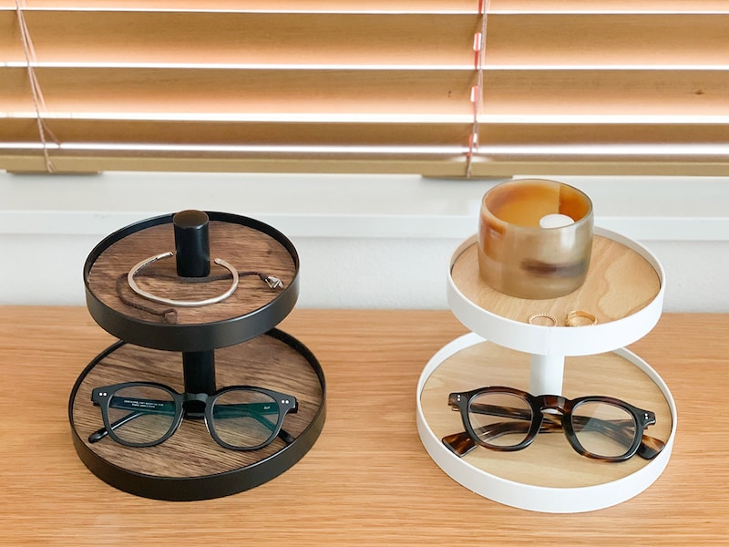 Ordreの「飾りながら収納できる 2段ツリー」で、夫婦お揃いのアクセサリーディスプレイを。