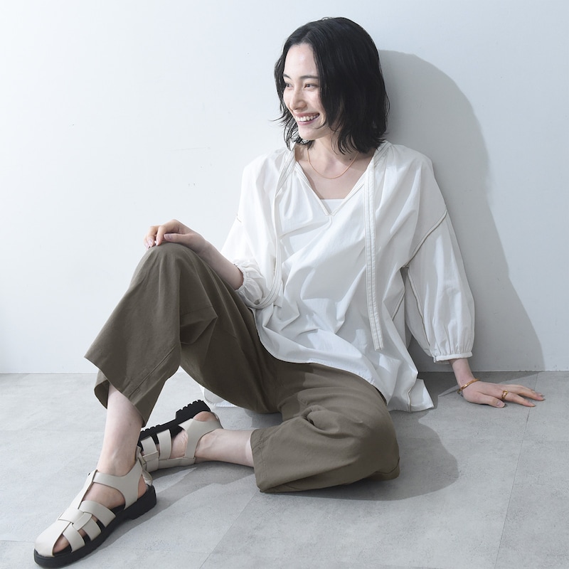 ナチュラル服を着回したい。コットンリネンでさらり快適、スタッフのイチ推し『ベイカーパンツ』