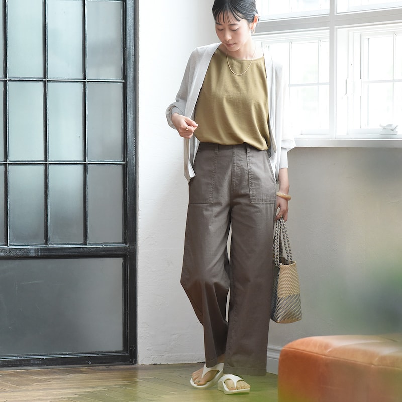 ナチュラル服を着回したい。コットンリネンでさらり快適、スタッフのイチ推し『ベイカーパンツ』