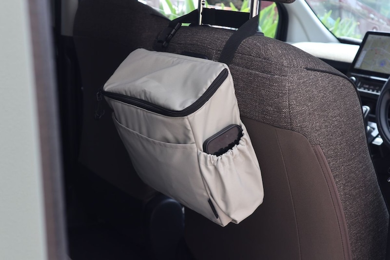 あつ〜い車内の心強い味方!「浮かせる車の冷蔵庫」スタッフたちはこんなシーンで使っています