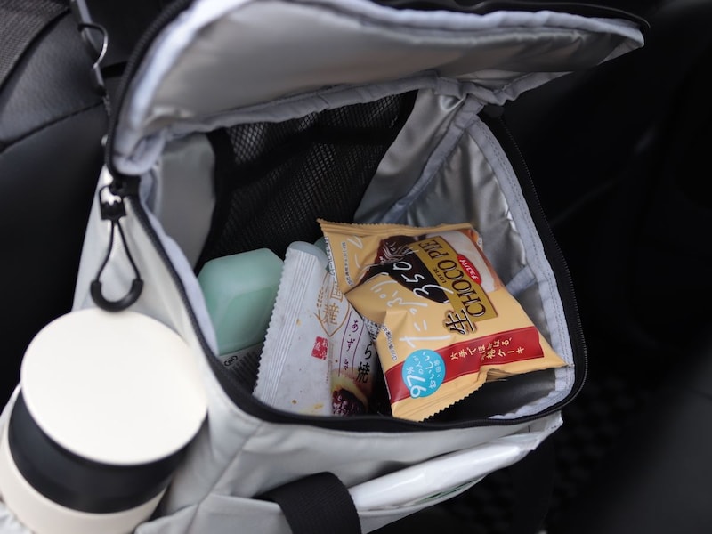 あつ〜い車内の心強い味方!「浮かせる車の冷蔵庫」スタッフたちはこんなシーンで使っています