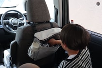 あつ〜い車内の心強い味方！「浮かせる車の冷蔵庫」スタッフたちはこんなシーンで使っています