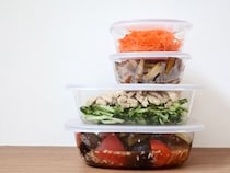 まるでガラスだからそのままサーブが叶う。機能も見た目も諦めない「MARNAの保存容器」