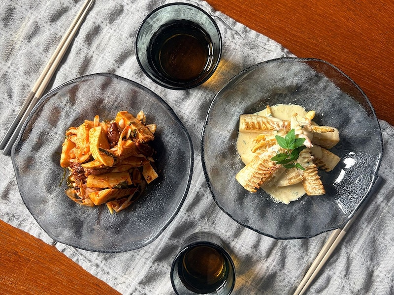「ゆらぎが涼やかなガラスのうつわ」お皿を変えるだけで、お料理時間も食事時間もハッピーに