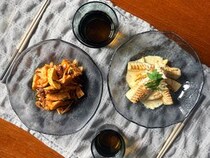 「ゆらぎが涼やかなガラスのうつわ」お皿を変えるだけで、お料理時間も食事時間もハッピーに