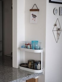 収納の困りごとを助けてくれる！暮らしに馴染む「2段ラック」でおうちを整えました