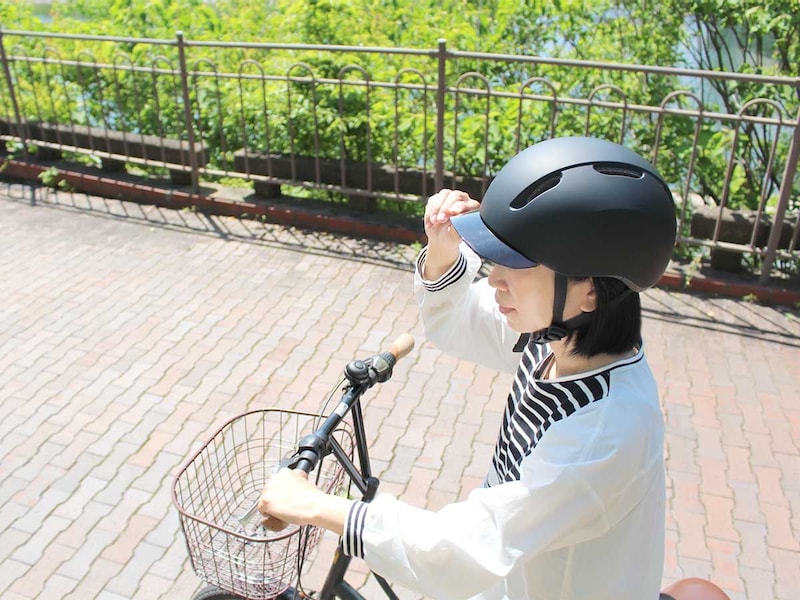 重くない!暑くない!髪がペタンコにならない!これで安心、女性目線な自転車ヘルメット