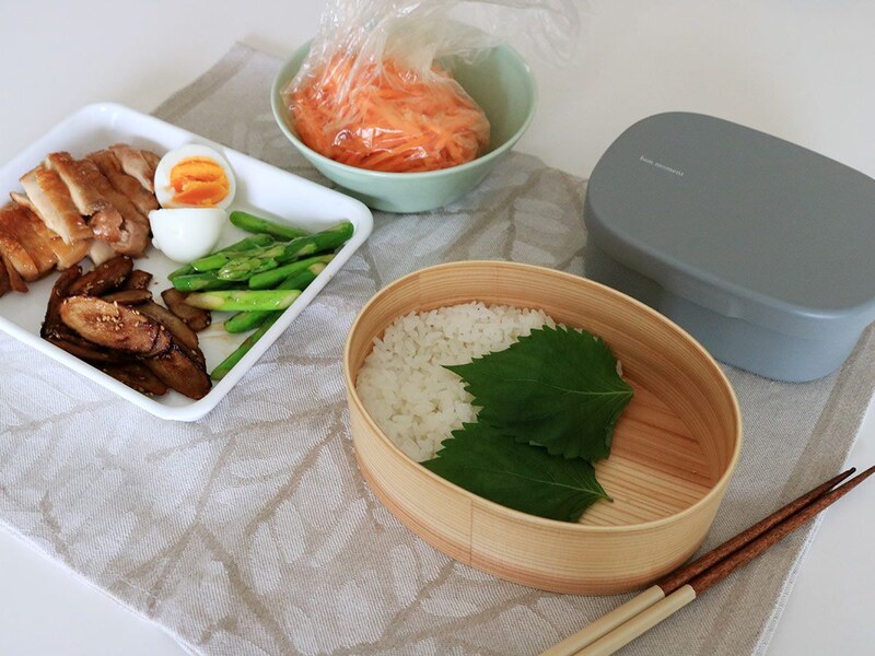 600mlの小判型、ゆったり詰められて食洗機も可能な「曲げわっぱ弁当」で、暑い季節も安心＆美味しく