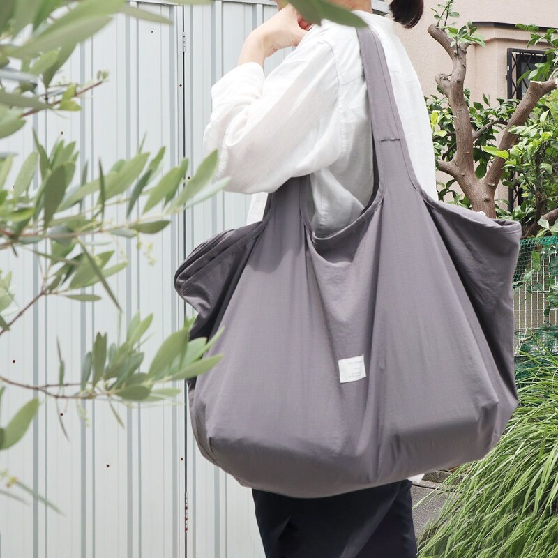 定番好きさんにもお勧めしたい!「ファスナー蓋の買い物カゴバッグ」