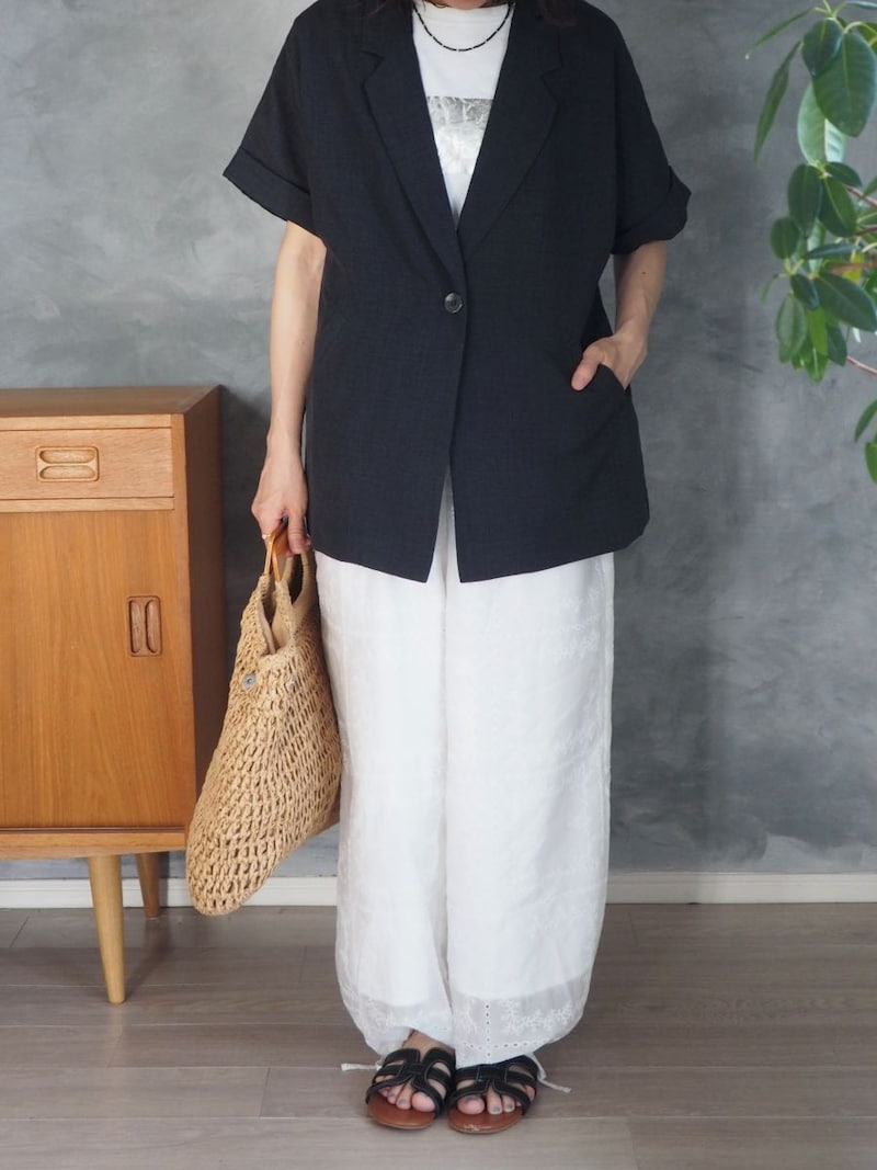 Tシャツ派のわたしが見つけた!夏でも"きちんと見え"する、半袖ジャケット