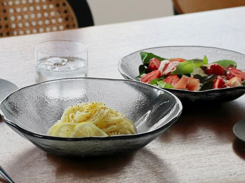 見た目も涼しげ!ひんやり麺にぴったりな「ガラスの深ボウル」インスタグラマーさんはこんなメニューで愛用中