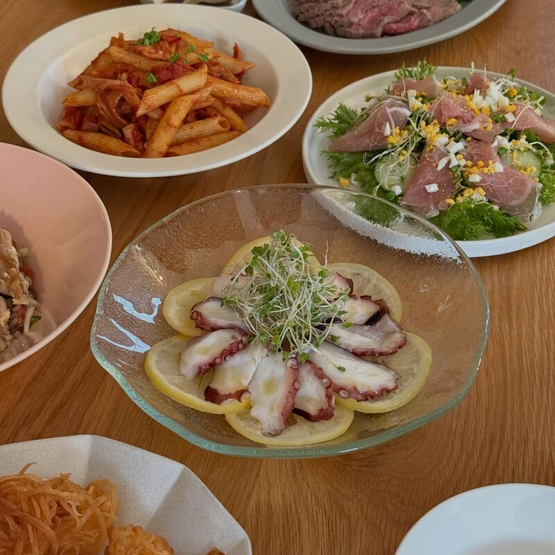 見た目も涼しげ!ひんやり麺にぴったりな「ガラスの深ボウル」インスタグラマーさんはこんなメニューで愛用中